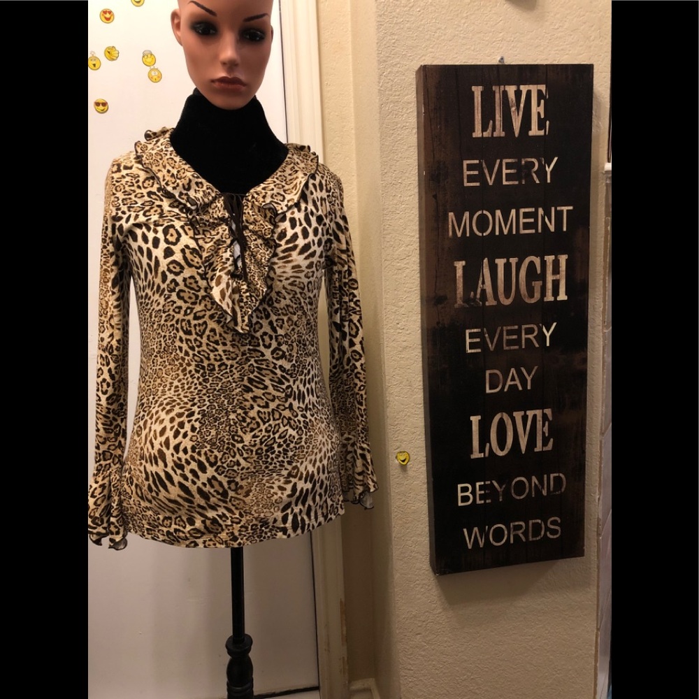 New “ Olsen” Leopard Stretch Long Sleeve Shirt!!